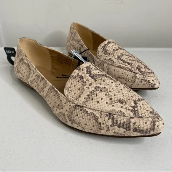 Time & Tru nwt snake print pointed toe flats 8 wide - Picture 3 of 8